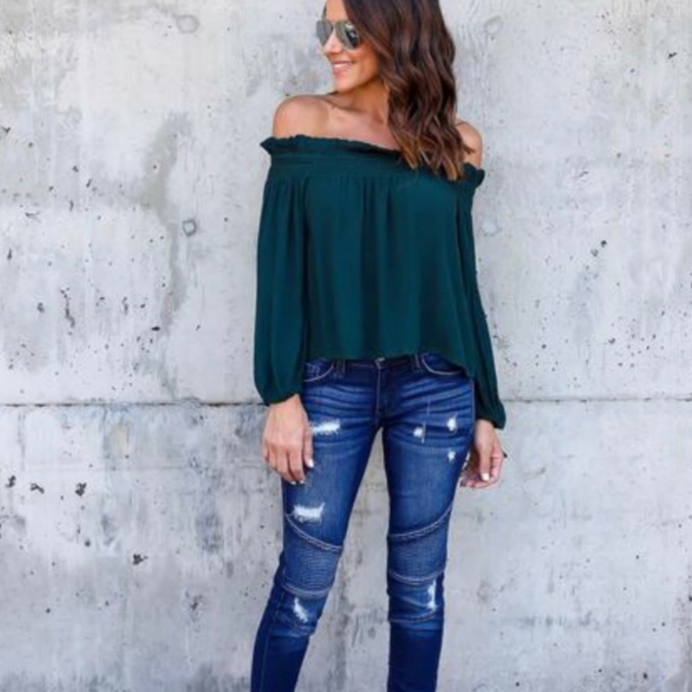 Vici off the shoulder emerald green top